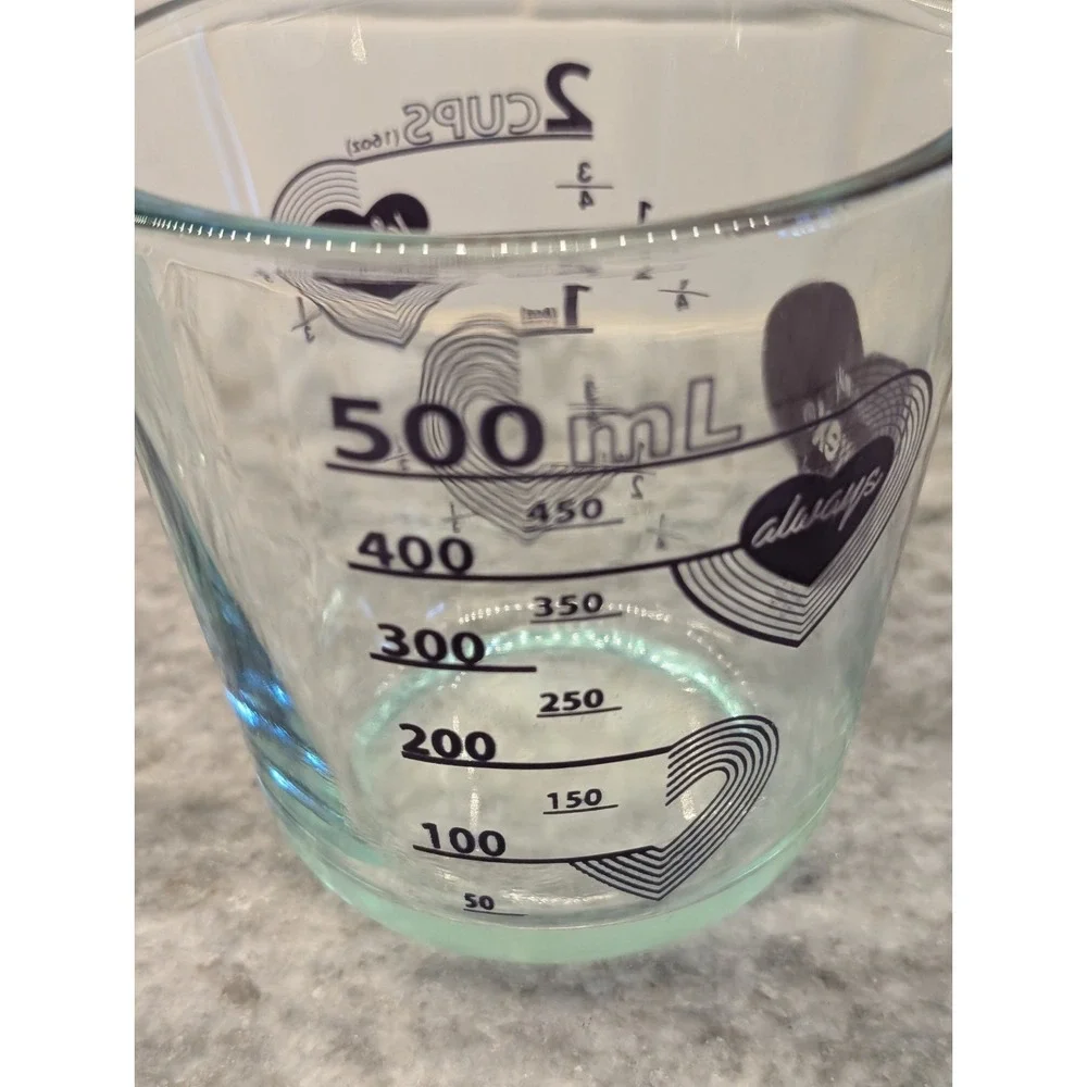 Pyrex Purple Hearts 2-Cup Measuring Cup – 